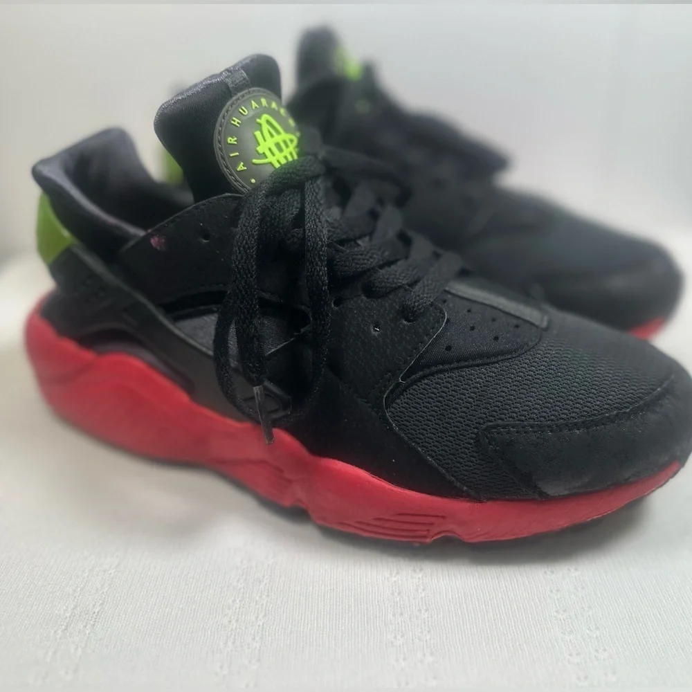 Nike Air Huarache Hyperpunch